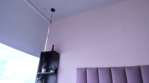 violet online show from November 29, 2025, 1:47 pm