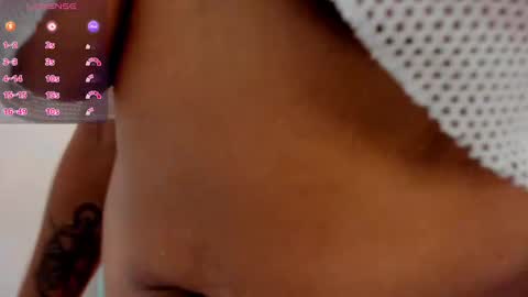 violet_roux online show from September 27, 2025, 7:19 pm