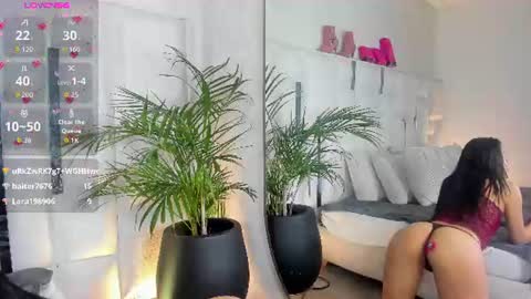 Snapshot of violet_vyx chatting on July 14, 2026, 10:21 am Violet online show from July 14, 2026, 10:21 am