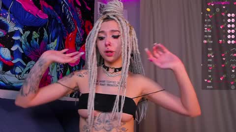 Violet online show from January 5, 2025, 2:08 pm