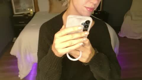 Snapshot of violet_winter97 chatting on May 13, 2026, 1:41 pm violet_winter97 online show from May 13, 2026, 1:41 pm