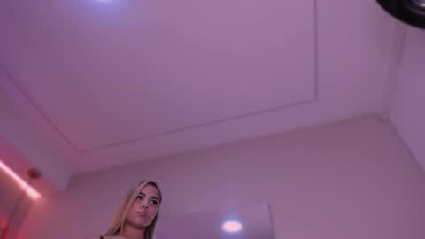 Violeta  online show from December 5, 2025, 11:19 am