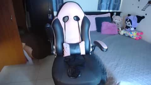 violeta.. online show from October 15, 2025, 7:47 pm