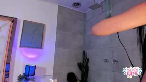 Violeta  online show from November 22, 2025, 12:15 pm