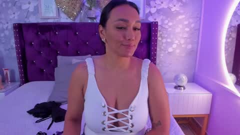 violeta_medina online show from January 22, 2025, 3:20 am