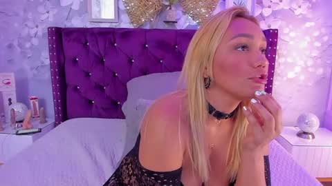 violeta_medina online show from March 11, 2025, 7:04 am