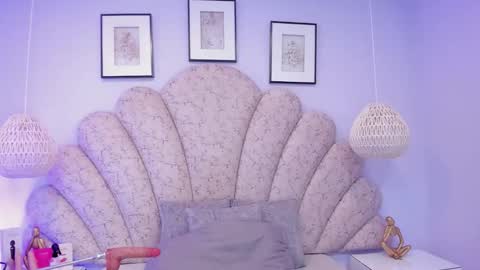 violeta_medina online show from December 17, 2025, 1:00 am