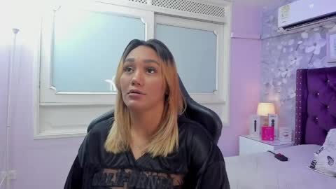 violeta_medina online show from May 20, 2026, 2:40 am