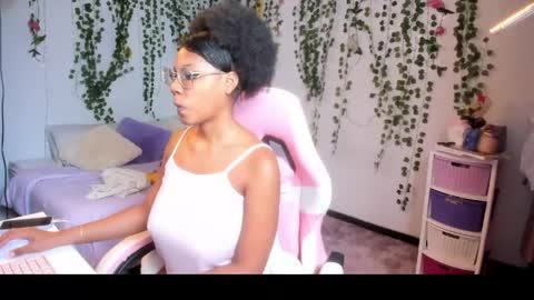Snapshot of violeta_miler_ chatting on April 29, 2026, 7:31 pm Violeta online show from April 29, 2026, 7:31 pm