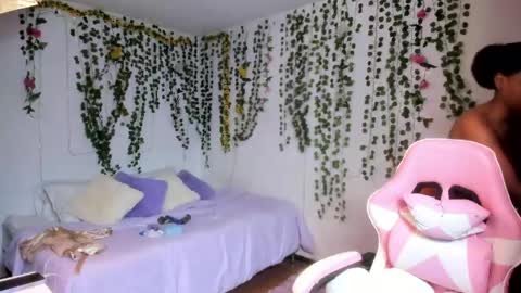 Snapshot of violeta_miler_ chatting on May 19, 2026, 5:30 pm Violeta online show from May 19, 2026, 5:30 pm