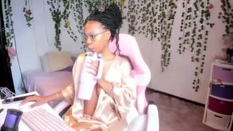 Snapshot of violeta_miler_ chatting on July 20, 2026, 5:59 pm Violeta online show from July 20, 2026, 5:59 pm