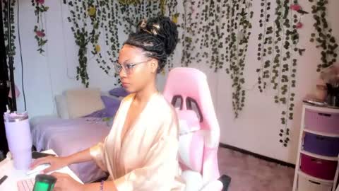 Snapshot of violeta_miler_ chatting on July 23, 2026, 5:11 pm Violeta online show from July 23, 2026, 5:11 pm