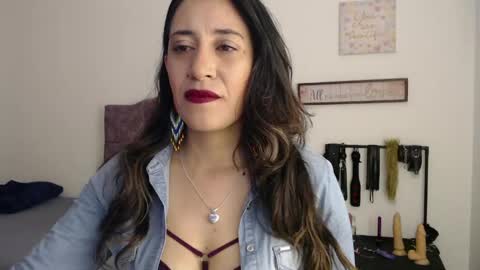 violeta_scott_ online show from June 4, 2026, 12:11 pm
