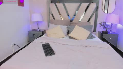 violetaa_moore online show from June 6, 2026, 11:26 am