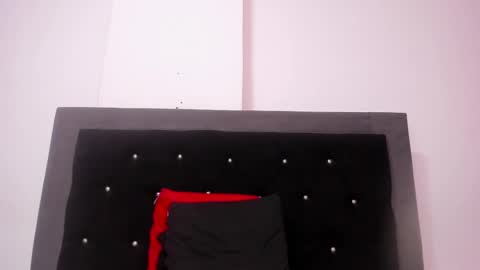 VioletaDums online show from February 5, 2025, 8:43 am