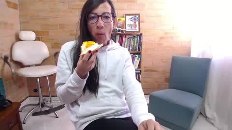 Violeta Gmez online show from December 15, 2025, 2:54 pm