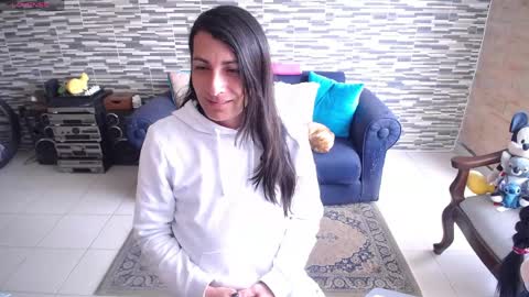 Snapshot of violetagomez_co chatting on May 3, 2026, 3:40 pm Violeta Gmez online show from May 3, 2026, 3:40 pm
