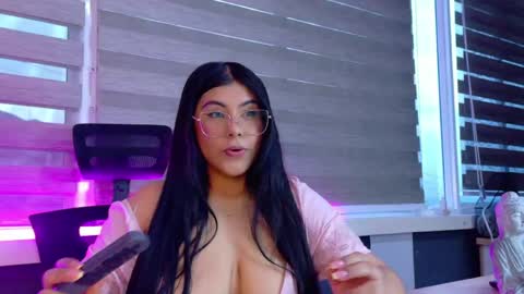 Violet online show from May 6, 2026, 11:15 am
