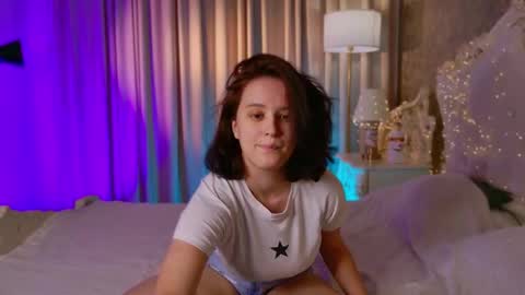 Violet online show from November 14, 2025, 4:17 pm