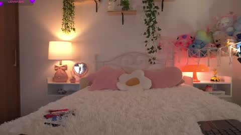 violeth___ online show from June 15, 2026, 10:06 am