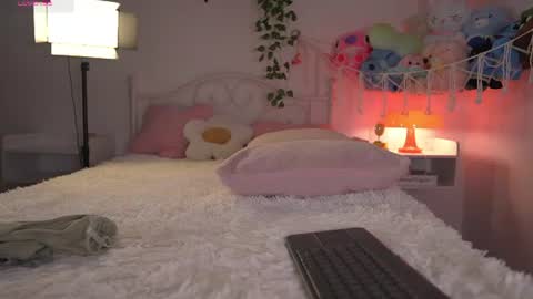 Snapshot of violeth___ chatting on July 29, 2026, 11:08 am violeth___ online show from July 29, 2026, 11:08 am