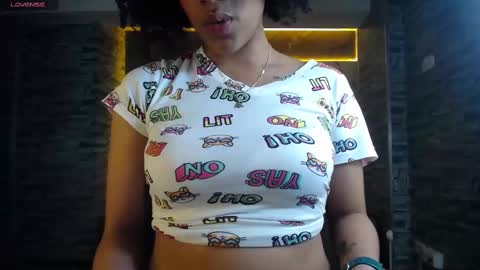 violeth_b online show from October 9, 2025, 1:31 pm