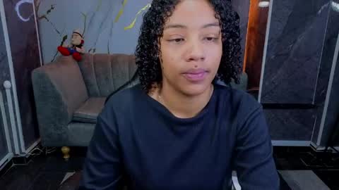 violeth_b online show from June 3, 2026, 1:57 pm