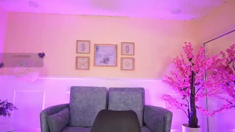 violetjonesx online show from May 14, 2026, 11:39 am