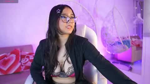 violetjonesx online show from June 22, 2026, 11:40 am