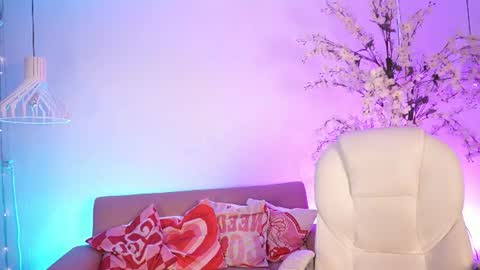violetjonesx online show from July 11, 2026, 11:35 am