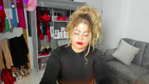 Snapshot of violetmontana chatting on June 3, 2026, 11:54 pm VIOLETA MONTANA online show from June 3, 2026, 11:54 pm