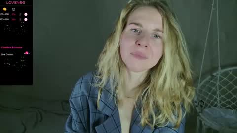 Snapshot of violetplath chatting on October 17, 2025, 9:28 pm Violet next stream December 6 online show from October 17, 2025, 9:28 pm