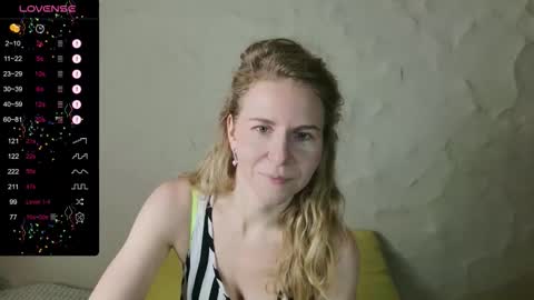 Snapshot of violetplath chatting on December 13, 2025, 8:14 pm Violet next stream December 6 online show from December 13, 2025, 8:14 pm