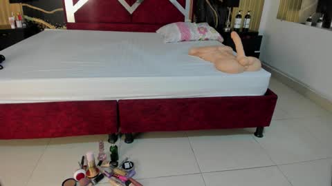 Violet Rose online show from December 17, 2025, 8:48 pm