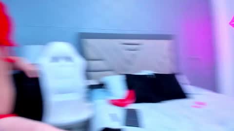 Snapshot of violetrousse chatting on February 7, 2025, 1:01 pm Violet Rousse online show from February 7, 2025, 1:01 pm