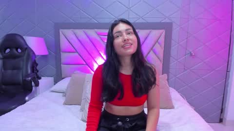 Snapshot of violetrousse chatting on September 10, 2025, 2:28 pm Violet Rousse online show from September 10, 2025, 2:28 pm