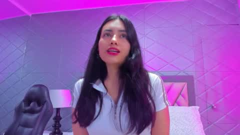 Snapshot of violetrousse chatting on October 16, 2025, 2:29 pm Violet Rousse online show from October 16, 2025, 2:29 pm