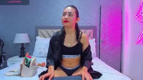 Snapshot of violetrousse chatting on October 29, 2025, 3:03 pm Violet Rousse online show from October 29, 2025, 3:03 pm