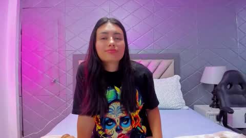 Snapshot of violetrousse chatting on December 22, 2025, 4:59 pm Violet Rousse online show from December 22, 2025, 4:59 pm