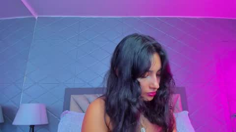 Snapshot of violetrousse chatting on February 10, 2026, 4:55 pm Violet Rousse online show from February 10, 2026, 4:55 pm