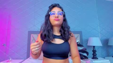 Snapshot of violetrousse chatting on February 20, 2026, 5:13 pm Violet Rousse online show from February 20, 2026, 5:13 pm