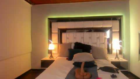 violetskinny online show from February 11, 2025, 1:52 am