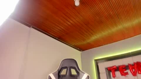 violetskinny online show from February 23, 2025, 11:36 pm