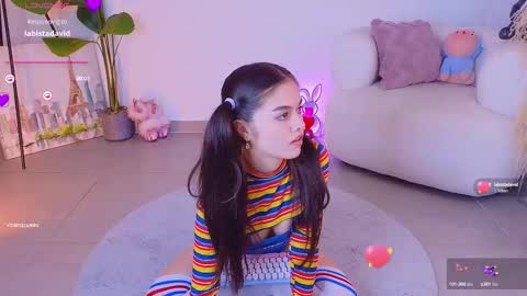 violetssweet online show from October 12, 2025, 1:37 am