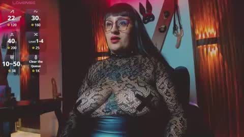 Snapshot of violett_8 chatting on July 17, 2026, 5:47 am violett_8 online show from July 17, 2026, 5:47 am
