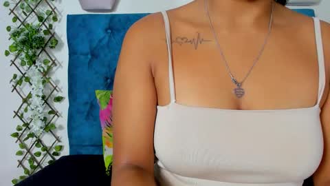 violett  rousee online show from October 30, 2025, 3:24 pm