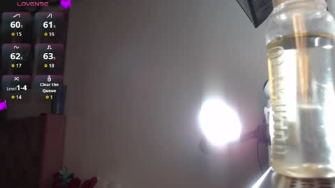 violett_brown9 online show from May 31, 2026, 6:53 am