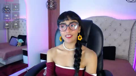 Snapshot of violett_garden chatting on May 22, 2026, 11:05 am Violet online show from May 22, 2026, 11:05 am