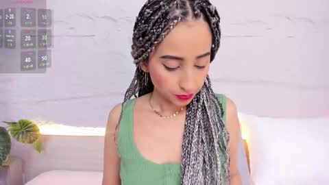 Violett  online show from November 8, 2025, 12:05 pm