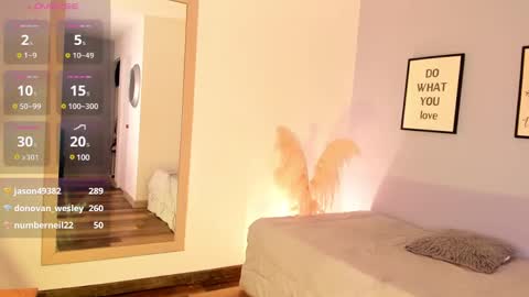 violetta_bold online show from March 11, 2025, 2:40 pm